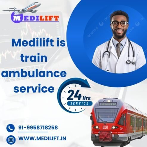 Medilift Train Ambulance in Raipur Analyze Patient Condition Every Min