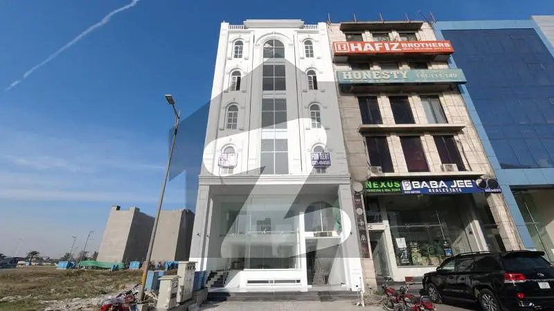 8 Marla Commercial Building Is Available For Rent In DHA