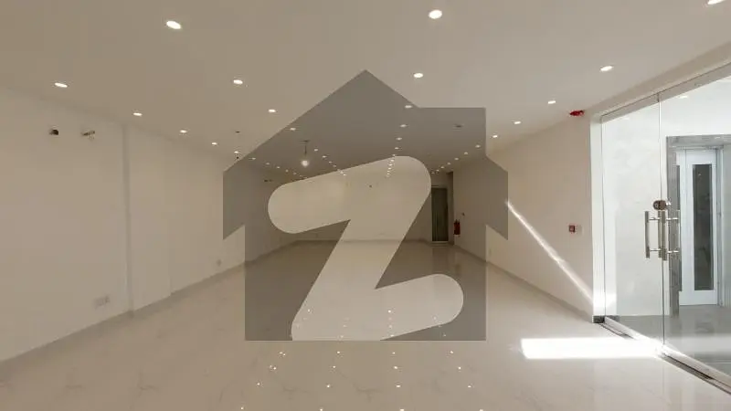 8 Marla Commercial Building Is Available For Rent In DHA