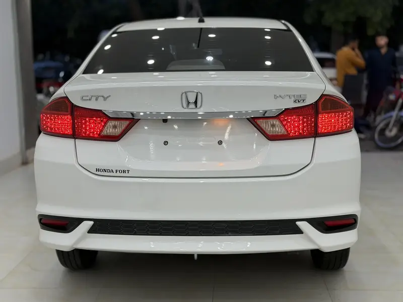 BANK LEASE HONDA CITY 2025 MODEL 1 YEAR PAID 2 YEARS REMANING