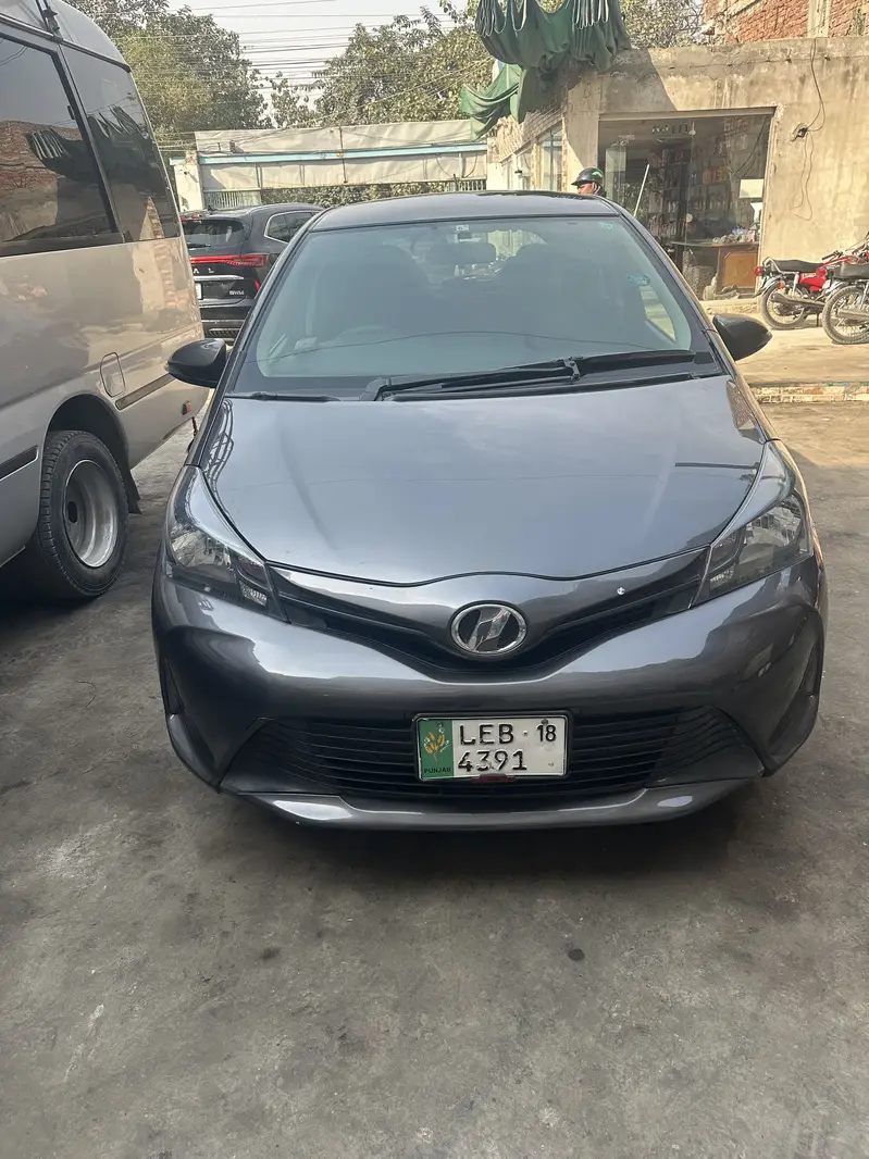 Toyota Vitz 2015 model Urgent for Sale