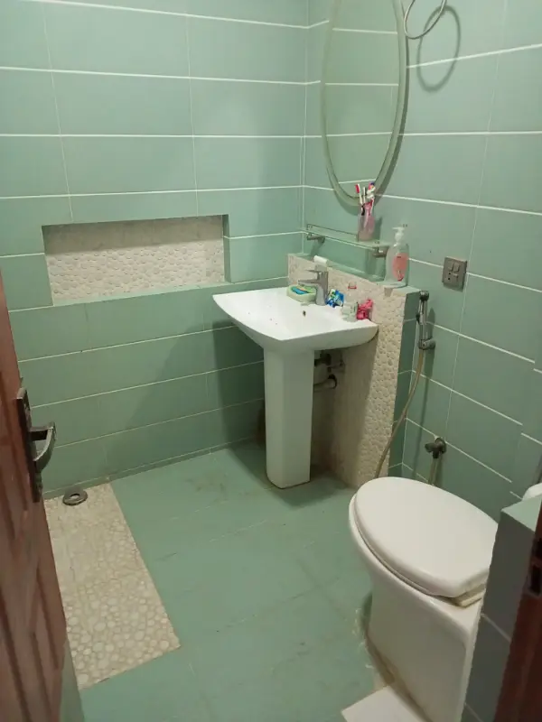 3 Bed Flat Drawing Room Aur Dining Hall Ke Sath available hai