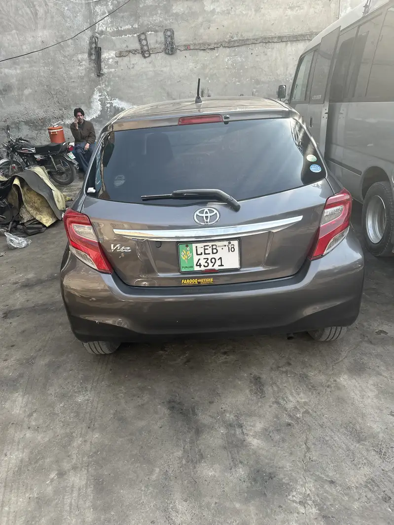 Toyota Vitz 2015 model Urgent for Sale