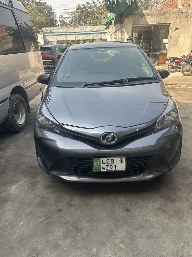 Toyota Vitz 2015 model Urgent for Sale
