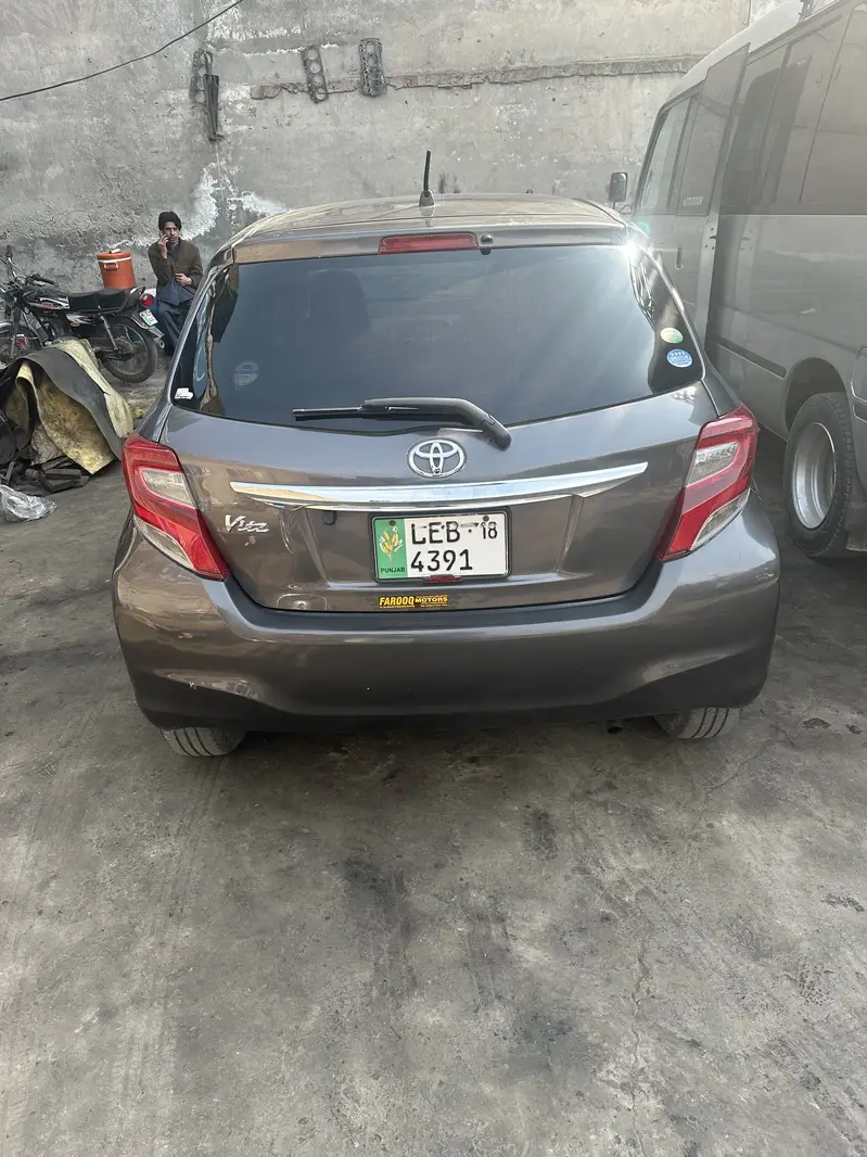 Toyota Vitz 2015 model Urgent for Sale