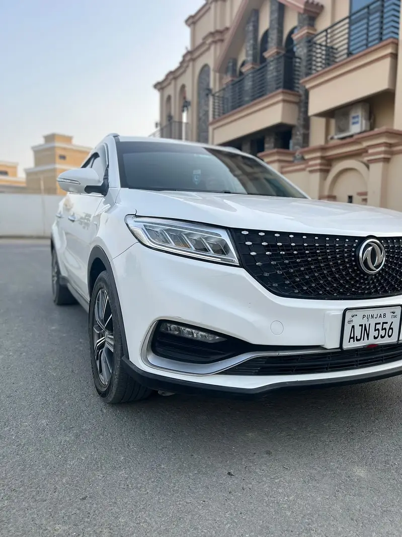 2022 DFSK Glory 580 Pro for Sale in Pakistan