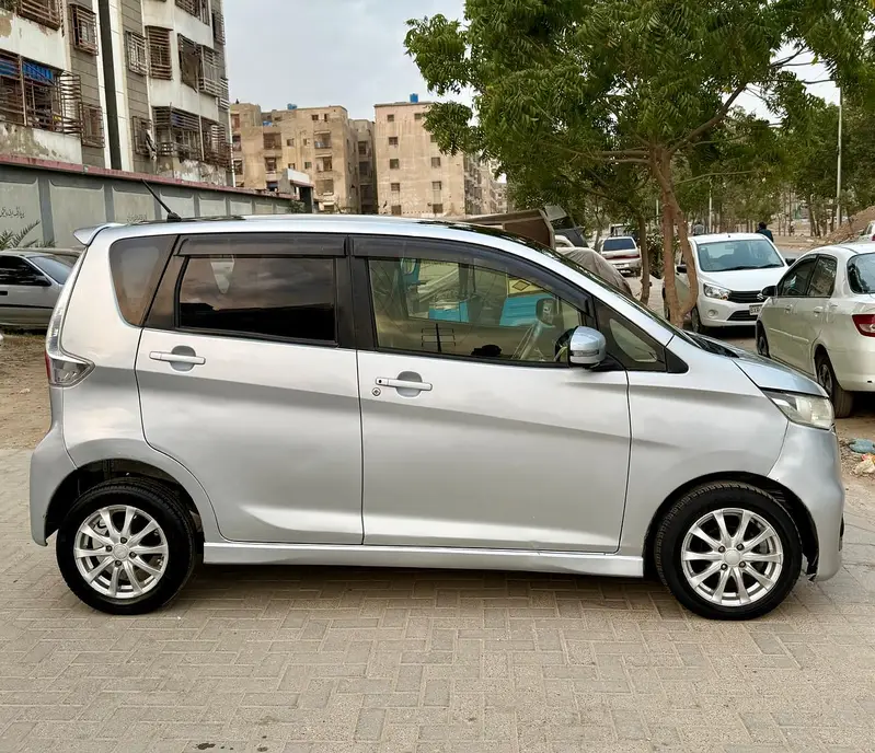 Nissan Dayz Highway Star – Japanese Hatchback for Sale