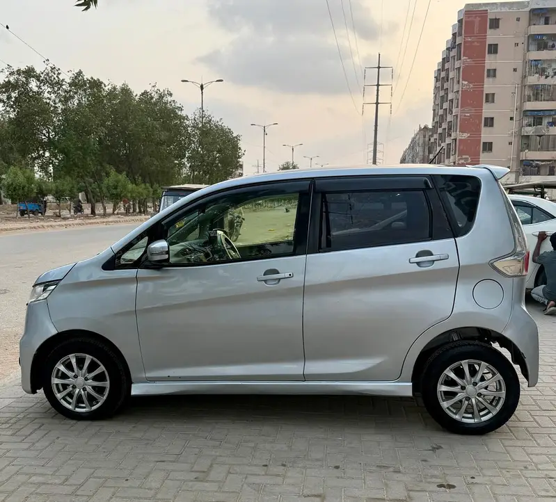 Nissan Dayz Highway Star – Japanese Hatchback for Sale