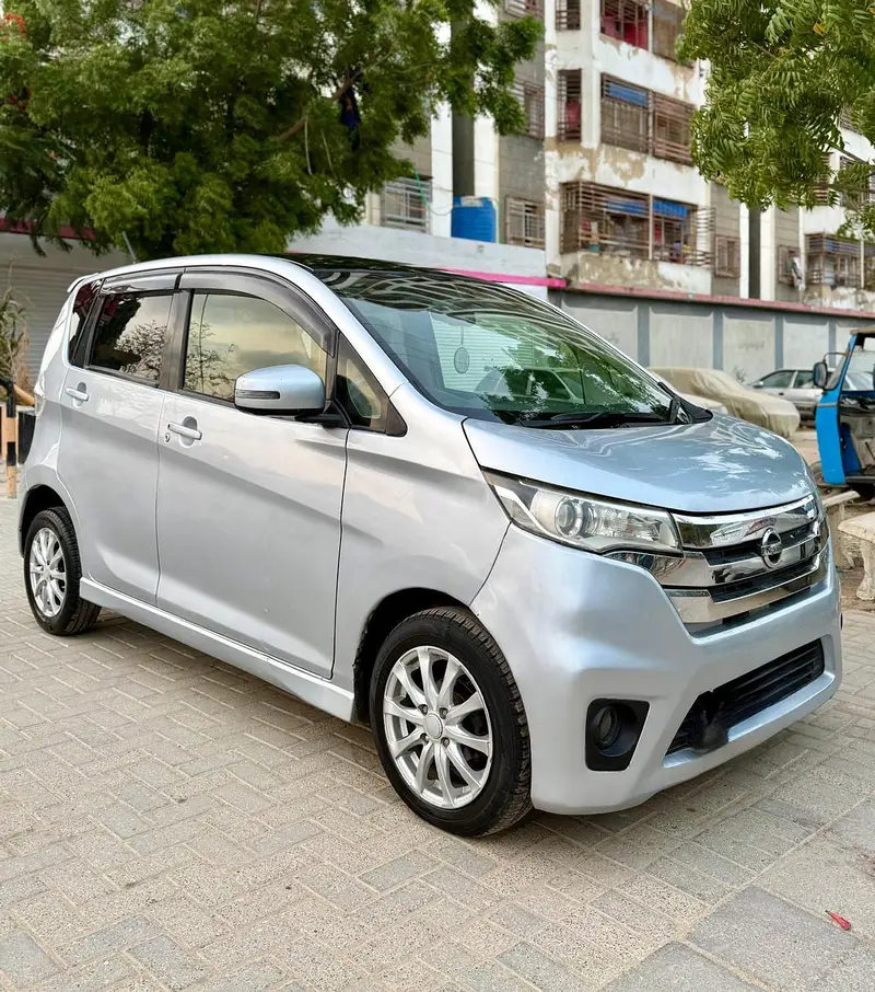Nissan Dayz Highway Star – Japanese Hatchback for Sale