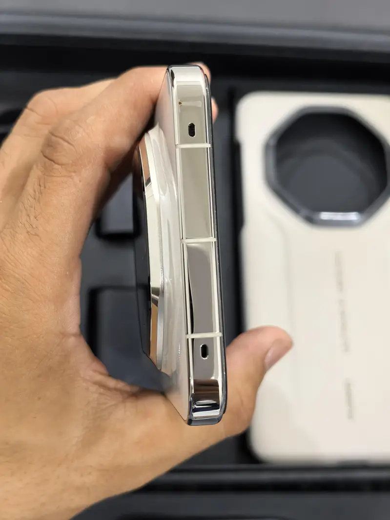 Huawei Mate 80 RS Ultimate Design Non PTA – 20GB RAM, 1TB Storage