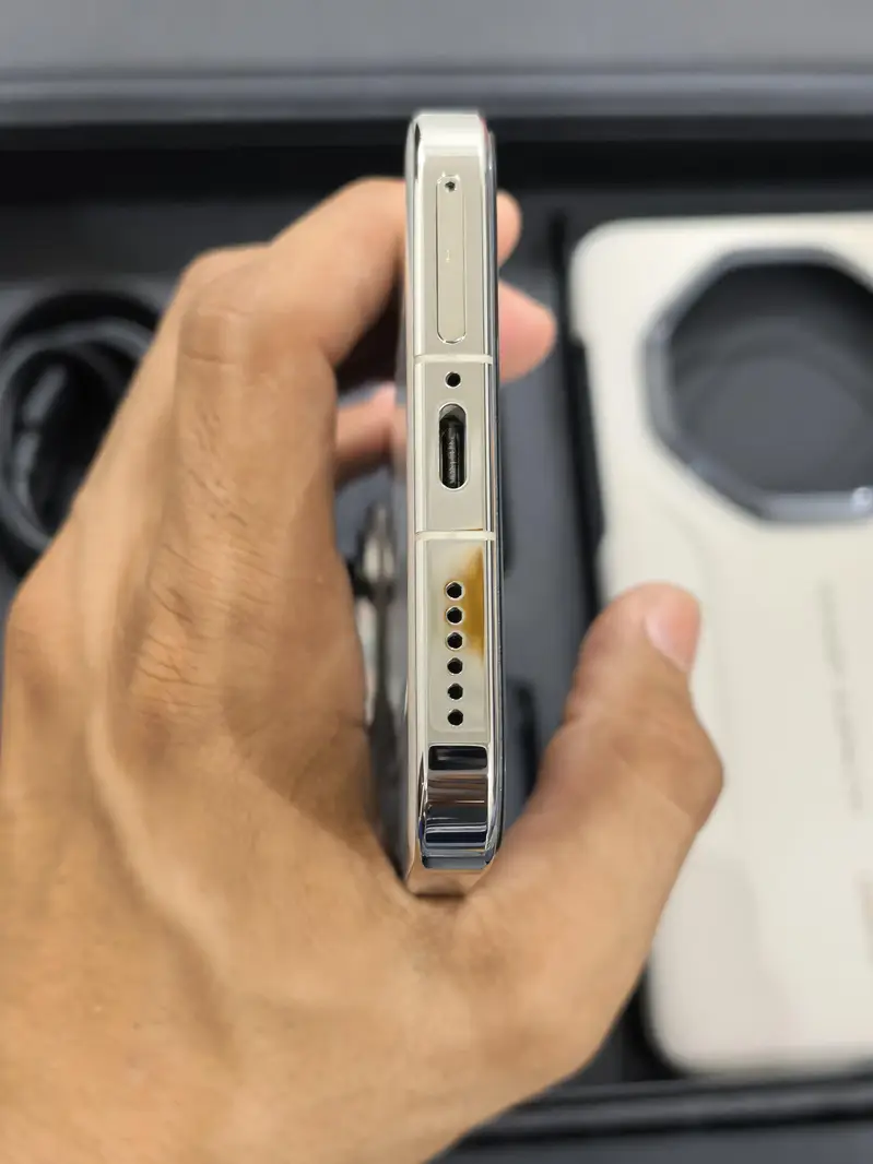 Huawei Mate 80 RS Ultimate Design Non PTA – 20GB RAM, 1TB Storage