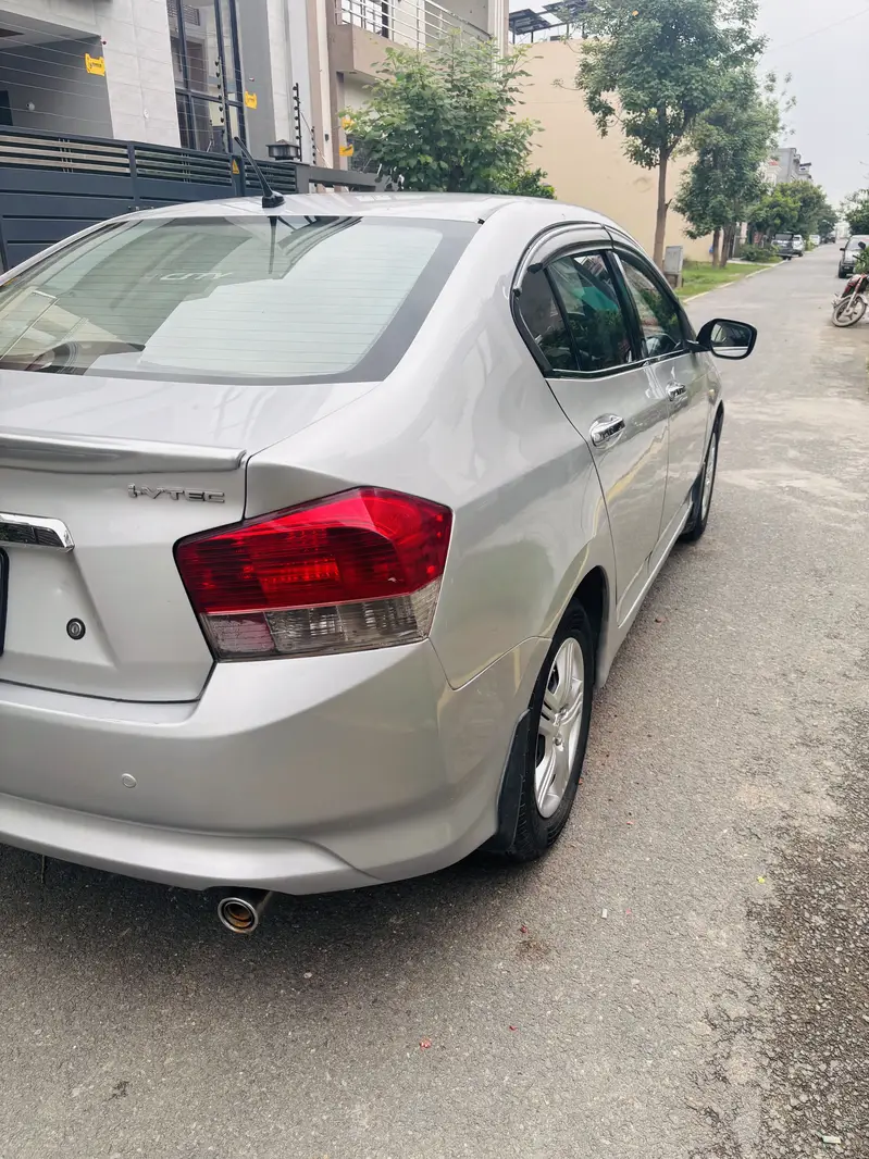 Honda City 2011 Manual 1.3 for Sale in Pakistan – Genuine Condition