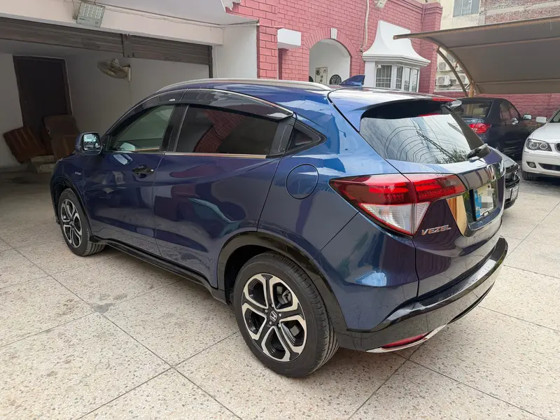 Honda Vezel 2014 Z Sensing for Sale in Pakistan – Genuine Condition
