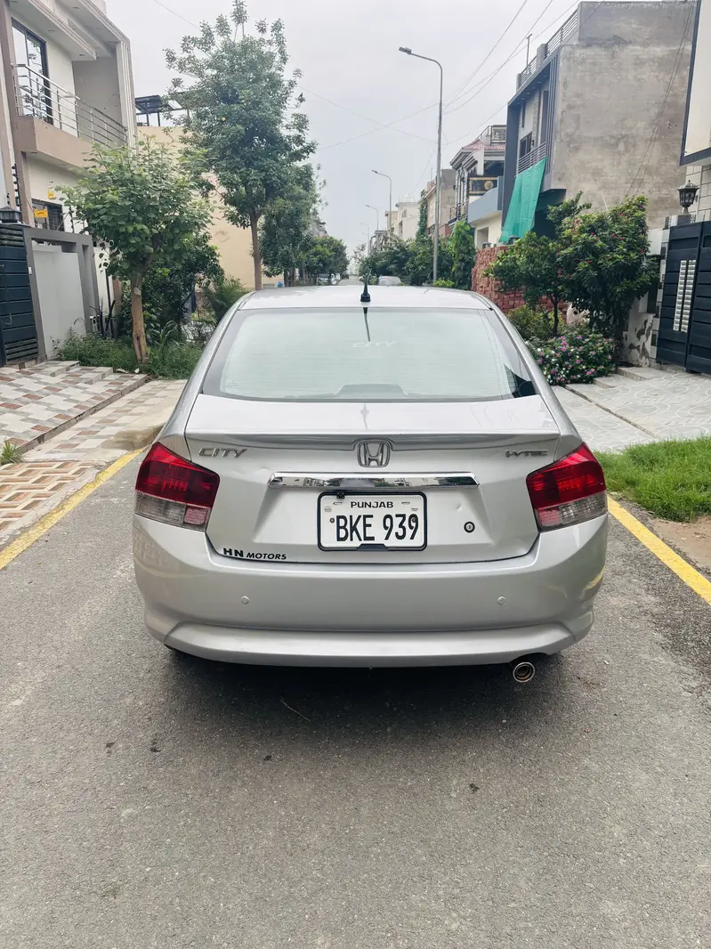 Honda City 2011 Manual 1.3 for Sale in Pakistan – Genuine Condition